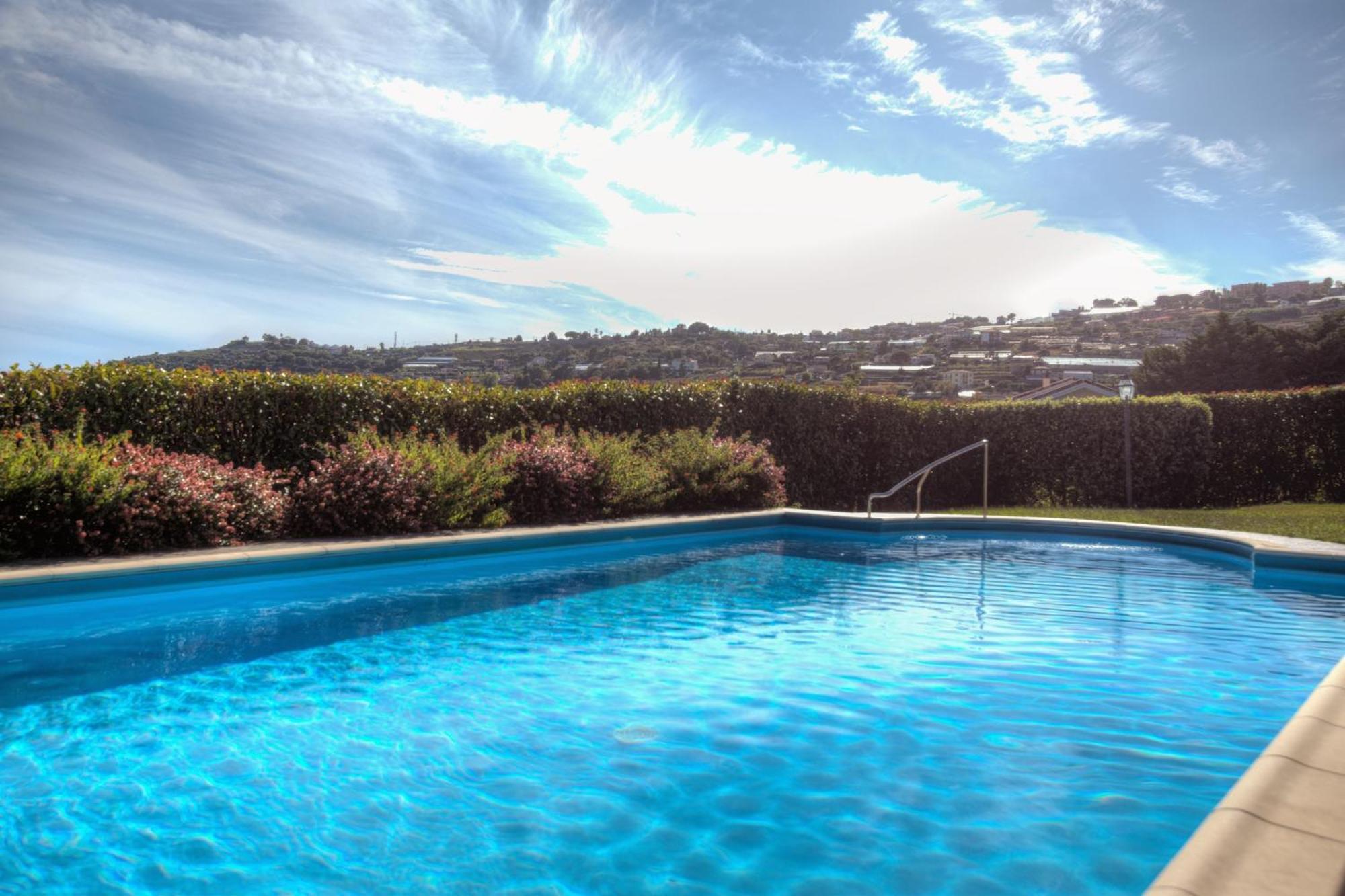 Villa Lucia Riviera Dei Fiori Pool - Happy Rentals Sanremo Luaran gambar
