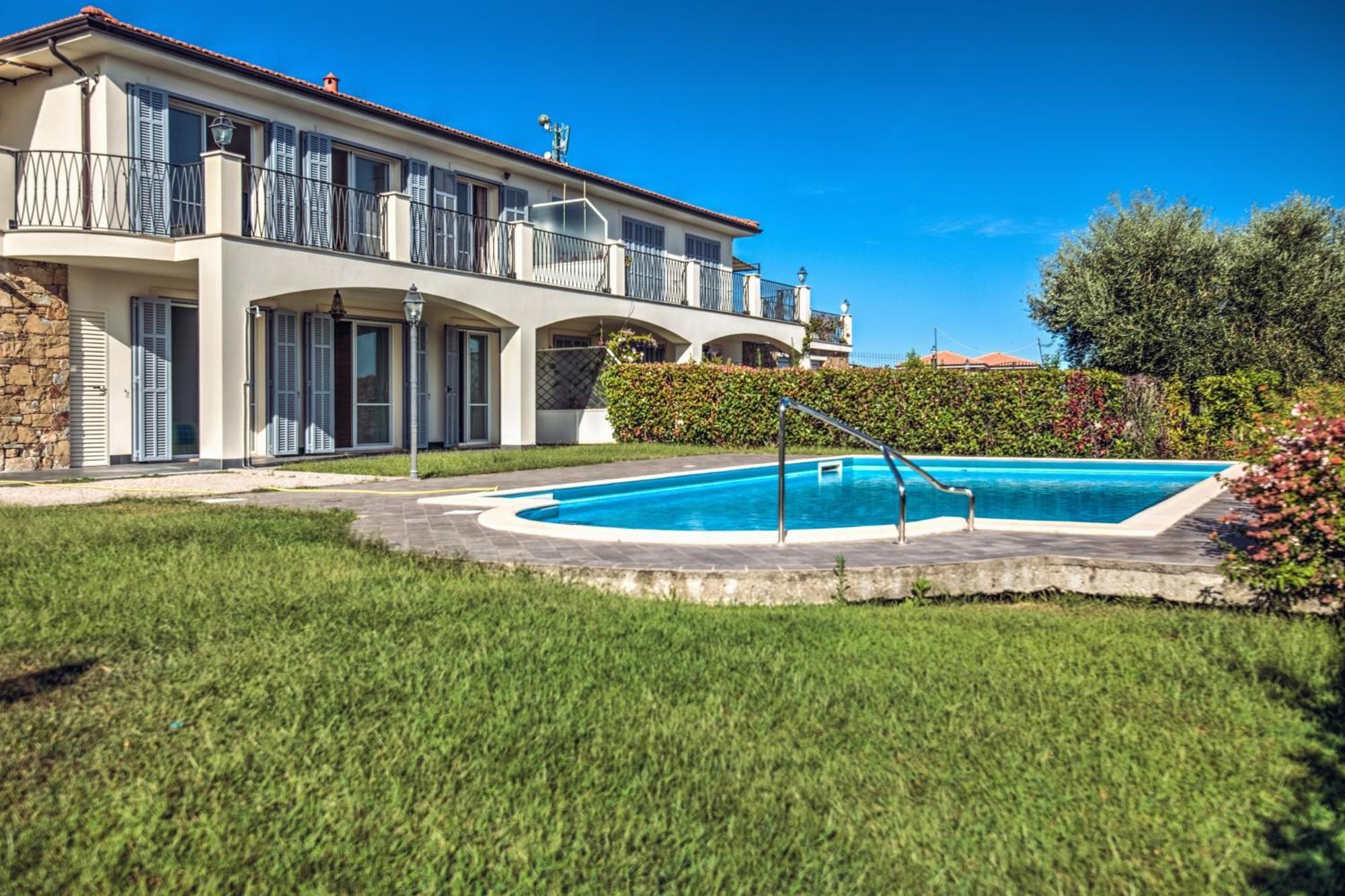 Villa Lucia Riviera Dei Fiori Pool - Happy Rentals Sanremo Luaran gambar